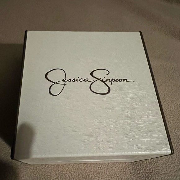 🎁 💝 Jessica Simpson gift package, women watch+ matching necklace and earring - Picture 7 of 8